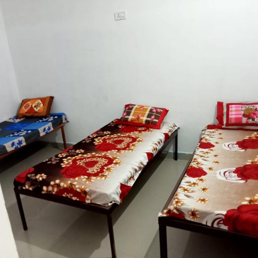 Veera'S Hostel بوشكار المظهر الخارجي الصورة