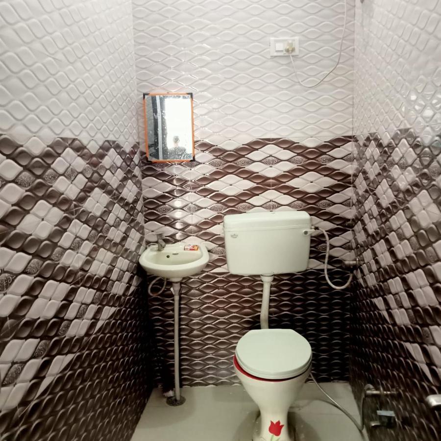 Veera'S Hostel بوشكار المظهر الخارجي الصورة