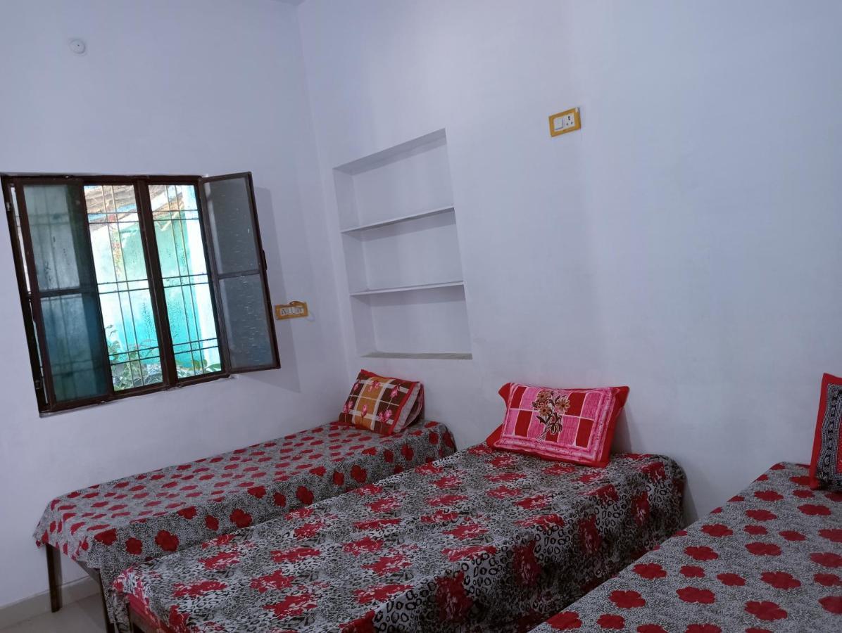 Veera'S Hostel بوشكار المظهر الخارجي الصورة