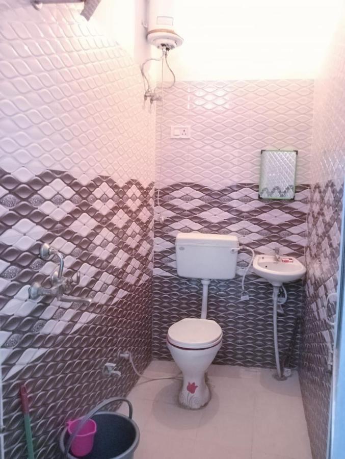 Veera'S Hostel بوشكار المظهر الخارجي الصورة