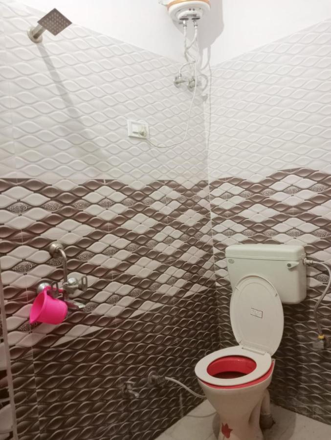 Veera'S Hostel بوشكار المظهر الخارجي الصورة